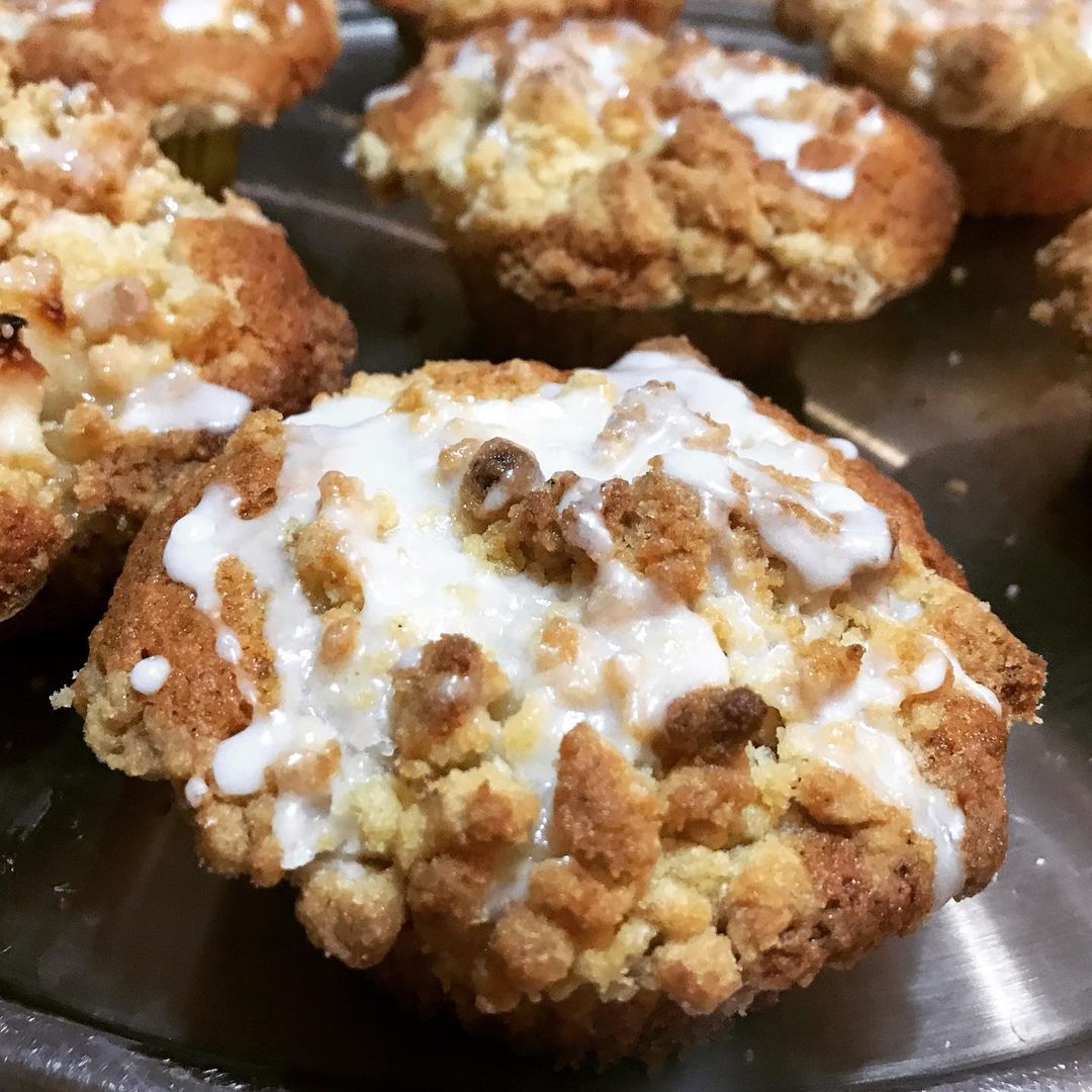 Nbr 99 Apple Crumble Muffins with a splash of lemon