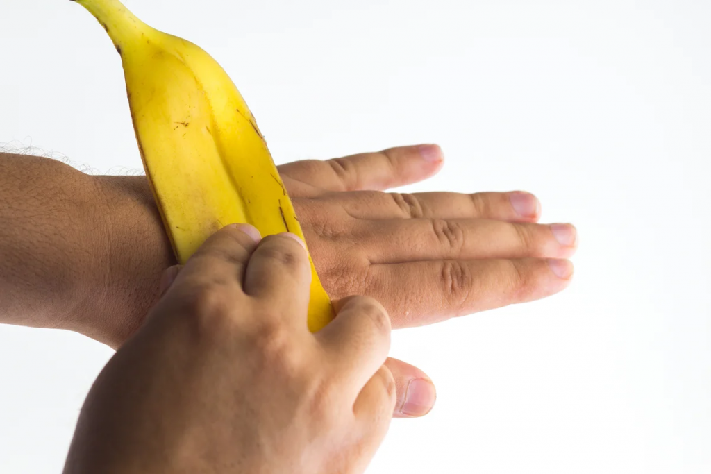 forih wonderful uses of banana peel for your body 5